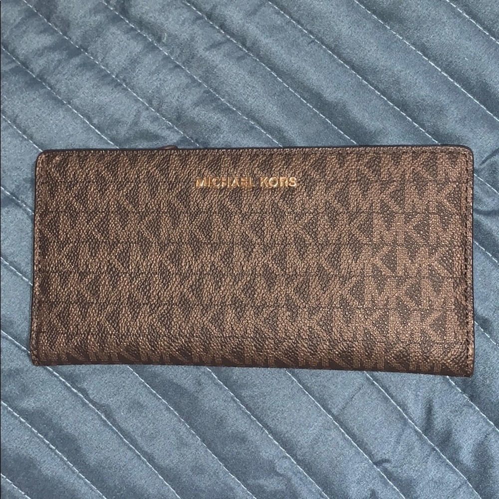 Michael Kors Monogram Slim Wallet